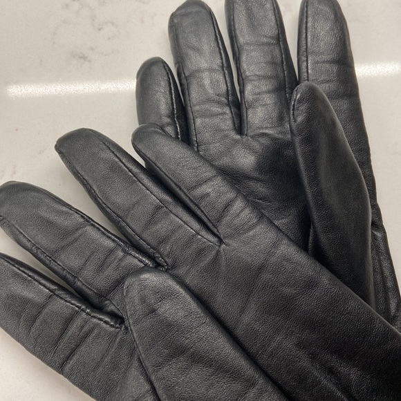 Black leather gloves - Picture 8 of 8